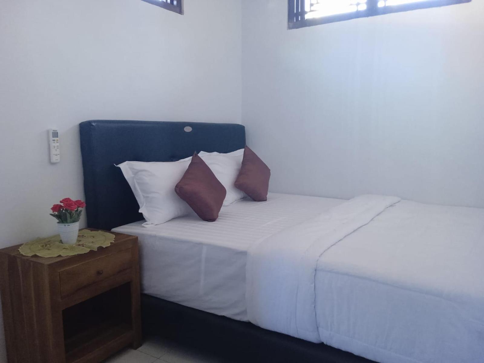 Ega S Hostel Batununggul Luaran gambar