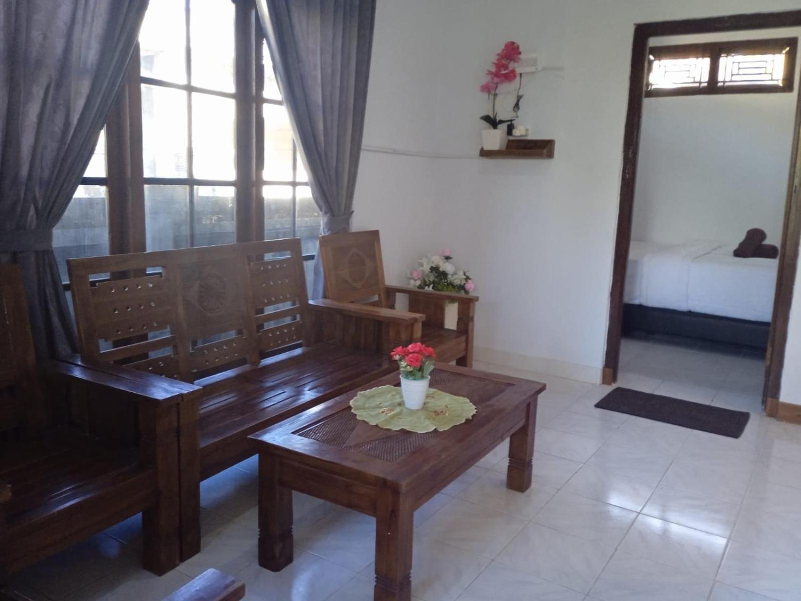 Ega S Hostel Batununggul Luaran gambar