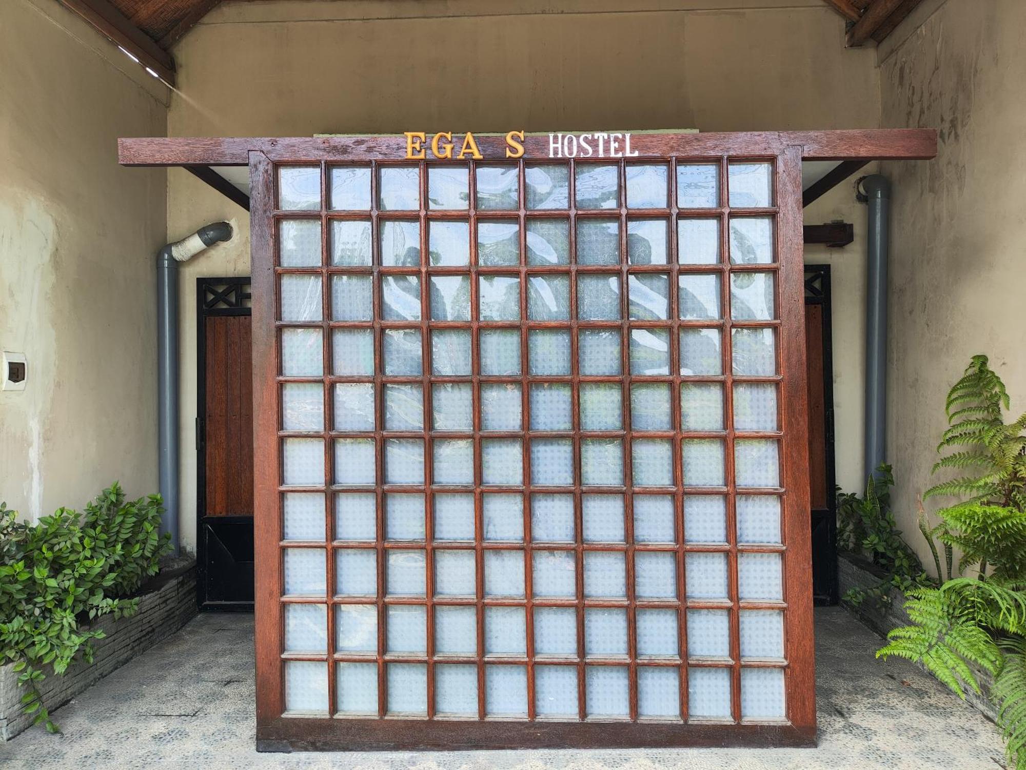 Ega S Hostel Batununggul Luaran gambar