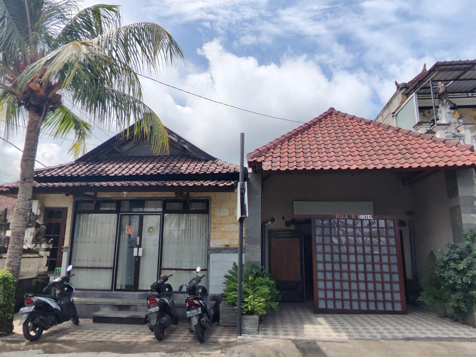 Ega S Hostel Batununggul Luaran gambar